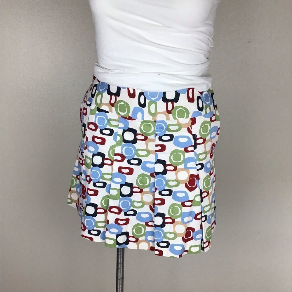 Liz golf skirt. Retro circle red black and white size 12.